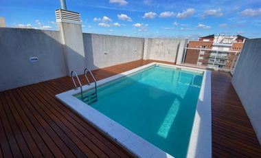 Departamento de categoría con terraza propia , cochera doble y baulera.