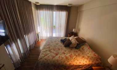 Departamento de categoría con terraza propia , cochera doble y baulera.