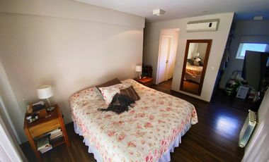 Departamento de categoría con terraza propia , cochera doble y baulera.