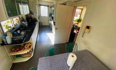 Departamento de categoría con terraza propia , cochera doble y baulera.