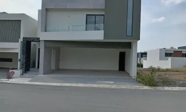 Casa en renta en Bosques de las Misiones Sector Encino, Santiago, Nuevo León