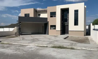 Casa en venta en Parras de la Fuente Centro, Parras, Coahuila de Zaragoza