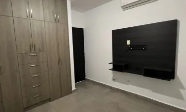 Casa en venta en Paseo del Vergel, Monterrey, Nuevo León
