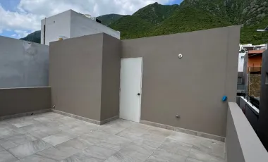 Casa en venta en Paseo del Vergel, Monterrey, Nuevo León