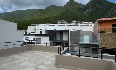 Casa en venta en Paseo del Vergel, Monterrey, Nuevo León