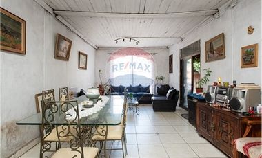 OPORTUNIDAD CASA CON AMPLIO TERRENO SAN JOAQUIN