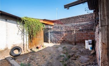 OPORTUNIDAD CASA CON AMPLIO TERRENO SAN JOAQUIN