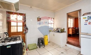 OPORTUNIDAD CASA CON AMPLIO TERRENO SAN JOAQUIN