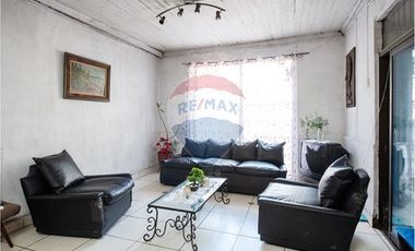OPORTUNIDAD CASA CON AMPLIO TERRENO SAN JOAQUIN