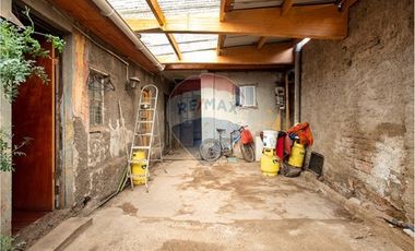 OPORTUNIDAD CASA CON AMPLIO TERRENO SAN JOAQUIN