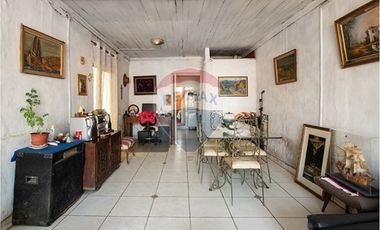 OPORTUNIDAD CASA CON AMPLIO TERRENO SAN JOAQUIN