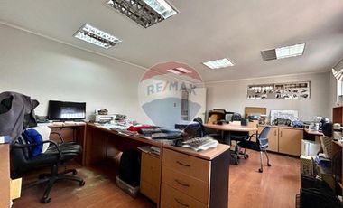 EXCELENTE BODEGA CON OFICINAS, OPORTUNIDAD!!!