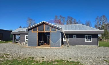 Venta Parcela con Casa y dos Cabañas Gran Terreno