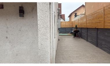 Casa de 3 pisos en Villa Altos del Sol - Talagante