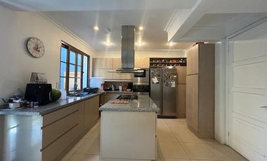 Amplia casa con Estilo Tradicional