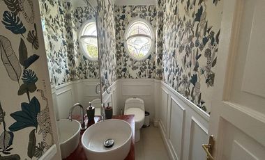 Amplia casa con Estilo Tradicional