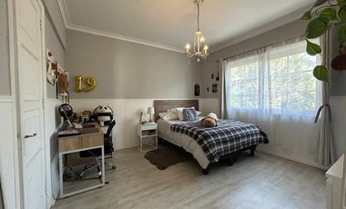 Amplia casa con Estilo Tradicional