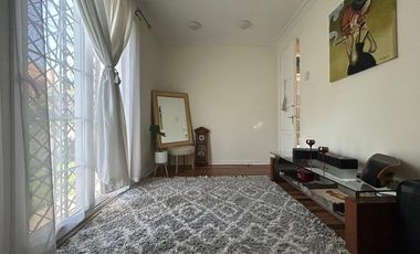 Amplia casa con Estilo Tradicional