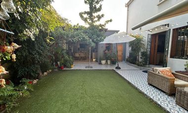 Amplia casa con Estilo Tradicional