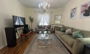 Amplia casa con Estilo Tradicional