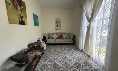 Amplia casa con Estilo Tradicional