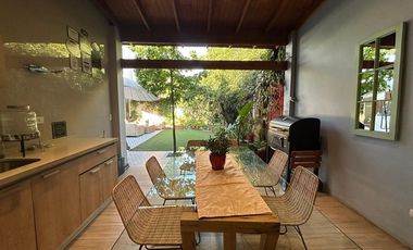 Amplia casa con Estilo Tradicional