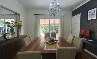 Amplia casa con Estilo Tradicional