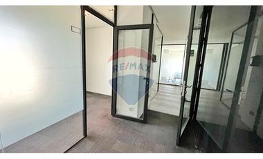 ESPECTACULAR OFICINA EN EL CORAZON DE LA DEHESA