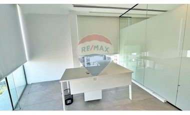 ESPECTACULAR OFICINA EN EL CORAZON DE LA DEHESA