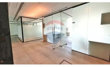 ESPECTACULAR OFICINA EN EL CORAZON DE LA DEHESA