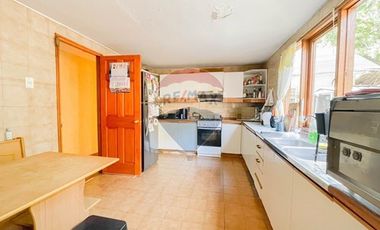 Casa 6D en El Arrayán, terreno 10.300 m²