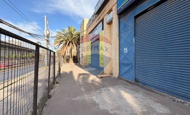 Bodega con oficinas y estacionamiento San Miguel