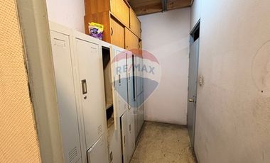 Bodega con oficinas y estacionamiento San Miguel