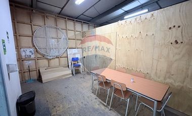 Bodega con oficinas y estacionamiento San Miguel