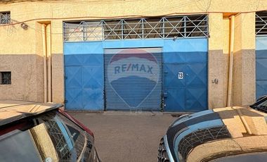 Bodega con oficinas y estacionamiento San Miguel