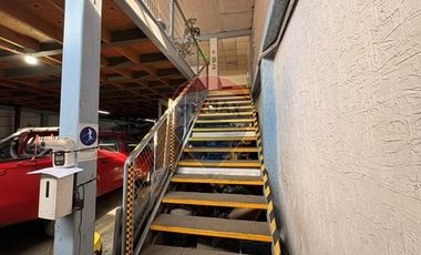 Bodega con oficinas y estacionamiento San Miguel