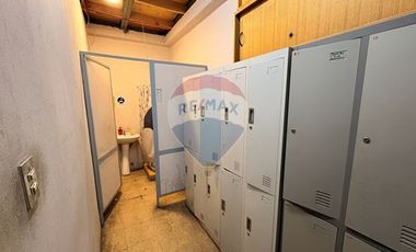 Bodega con oficinas y estacionamiento San Miguel