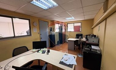 Bodega con oficinas y estacionamiento San Miguel