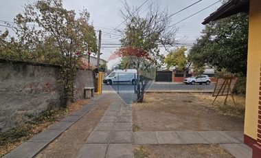 Gran terreno con amplia casa en La Cisterna