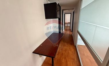 A pasos de Metro Tobalaba, remodelada!