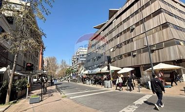 A pasos de Metro Tobalaba, remodelada!