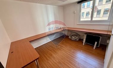 A pasos de Metro Tobalaba, remodelada!