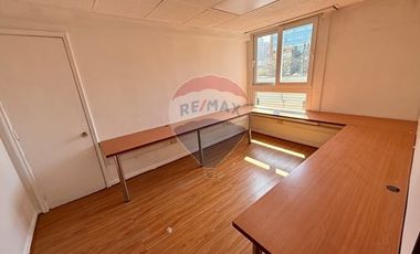 A pasos de Metro Tobalaba, remodelada!