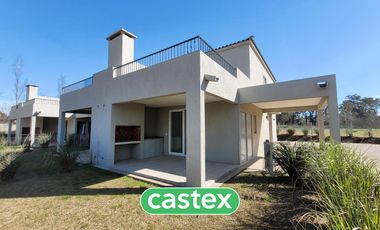 Casa en venta de cuatro ambientes en Chic Village, Pilar