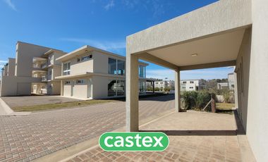 Casa en venta de cuatro ambientes en Chic Village, Pilar