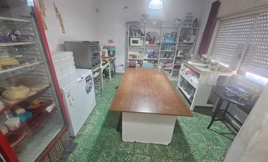 Casa 3 amb. con parque y cochera