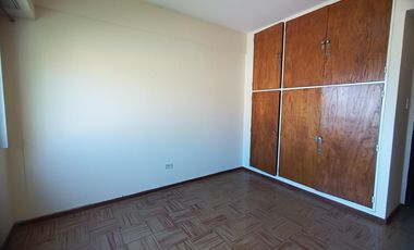 Departamento contrafrente - 2 Ambientes con cochera