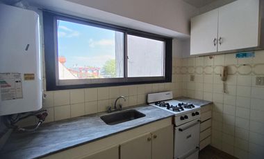 Departamento contrafrente - 2 Ambientes con cochera