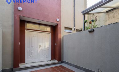 Lisandro Mendez 3400. Triplex en venta de 4 amb. Pileta. Remedios de Escalada.