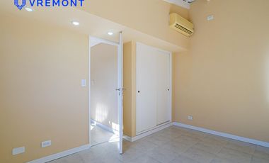 Lisandro Mendez 3400. Triplex en venta de 4 amb. Pileta. Remedios de Escalada.